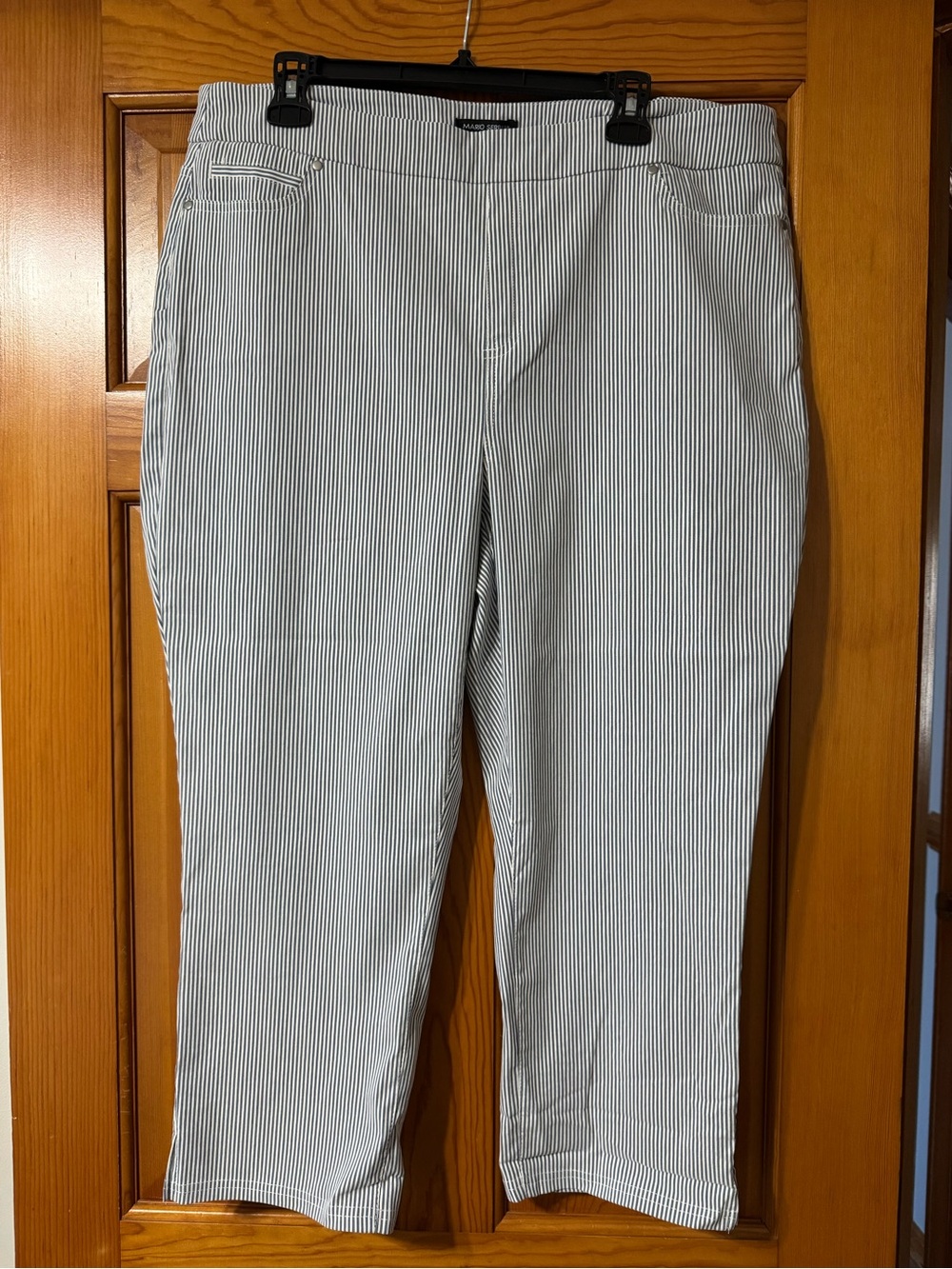 Mario Serrani Blue and White Striped Capri Pants Size XL